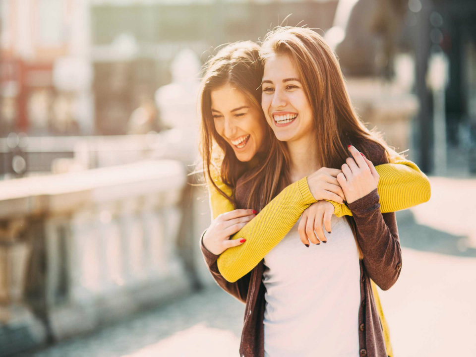 10 Things Every Girl Must Do With Their Bff Before Either Of You Gets