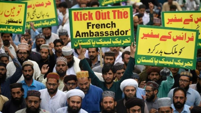 Featured Image - ScoopNow - Protests in Pakistan over Charlie Hebdo cartoons