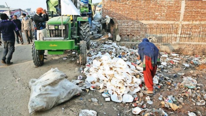 Nearly 60% Of Protesters At Delhi Borders Go In For Open Defecation